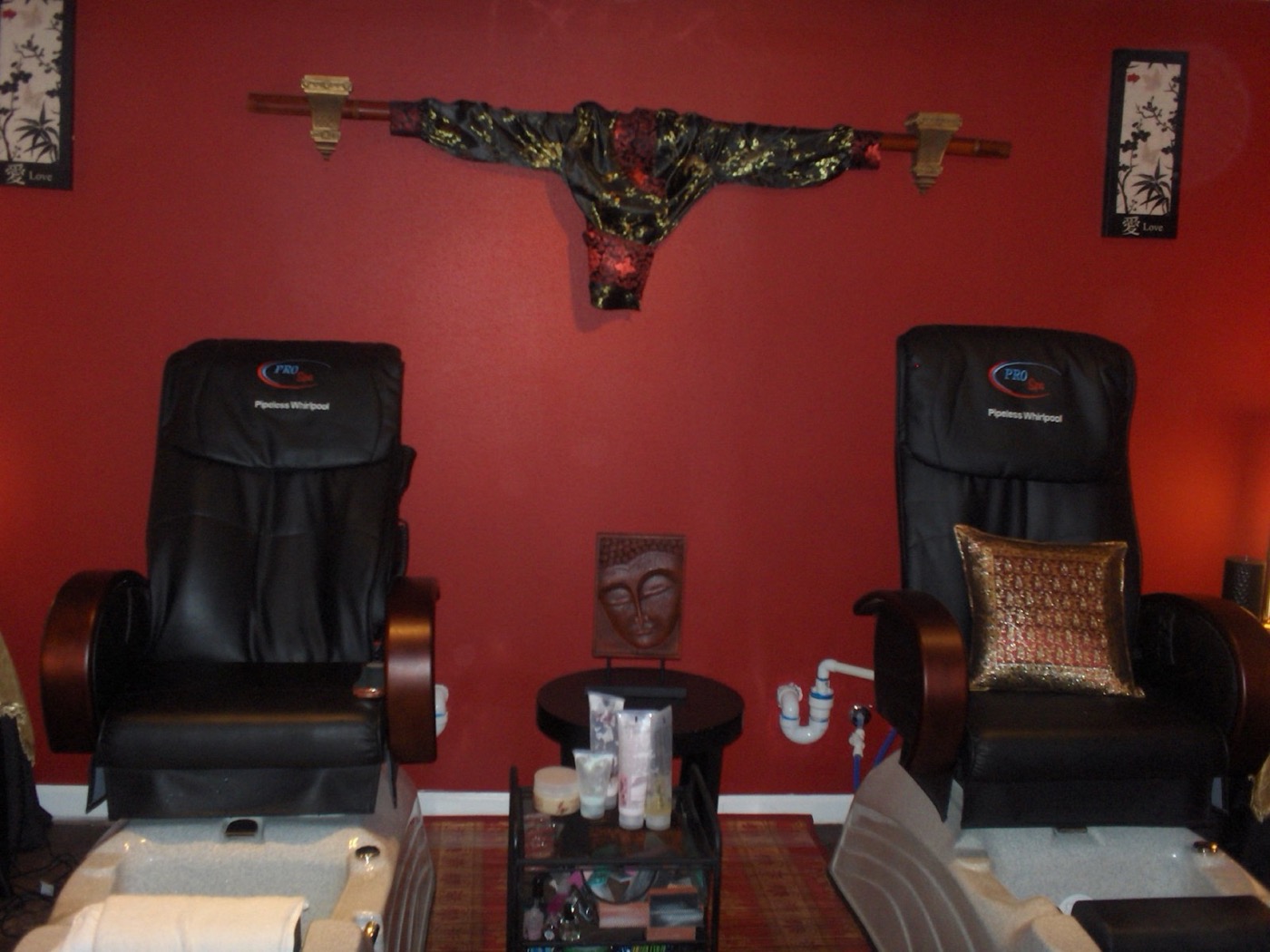 Salon interior detail